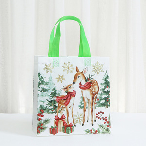 Bolsas de regalo navideñas Yan Yin Winter Forest de 20x20x9cm y 23x22x11cm, bolsas de tela laminada no tejida para fiestas navideñas - Product Image 4