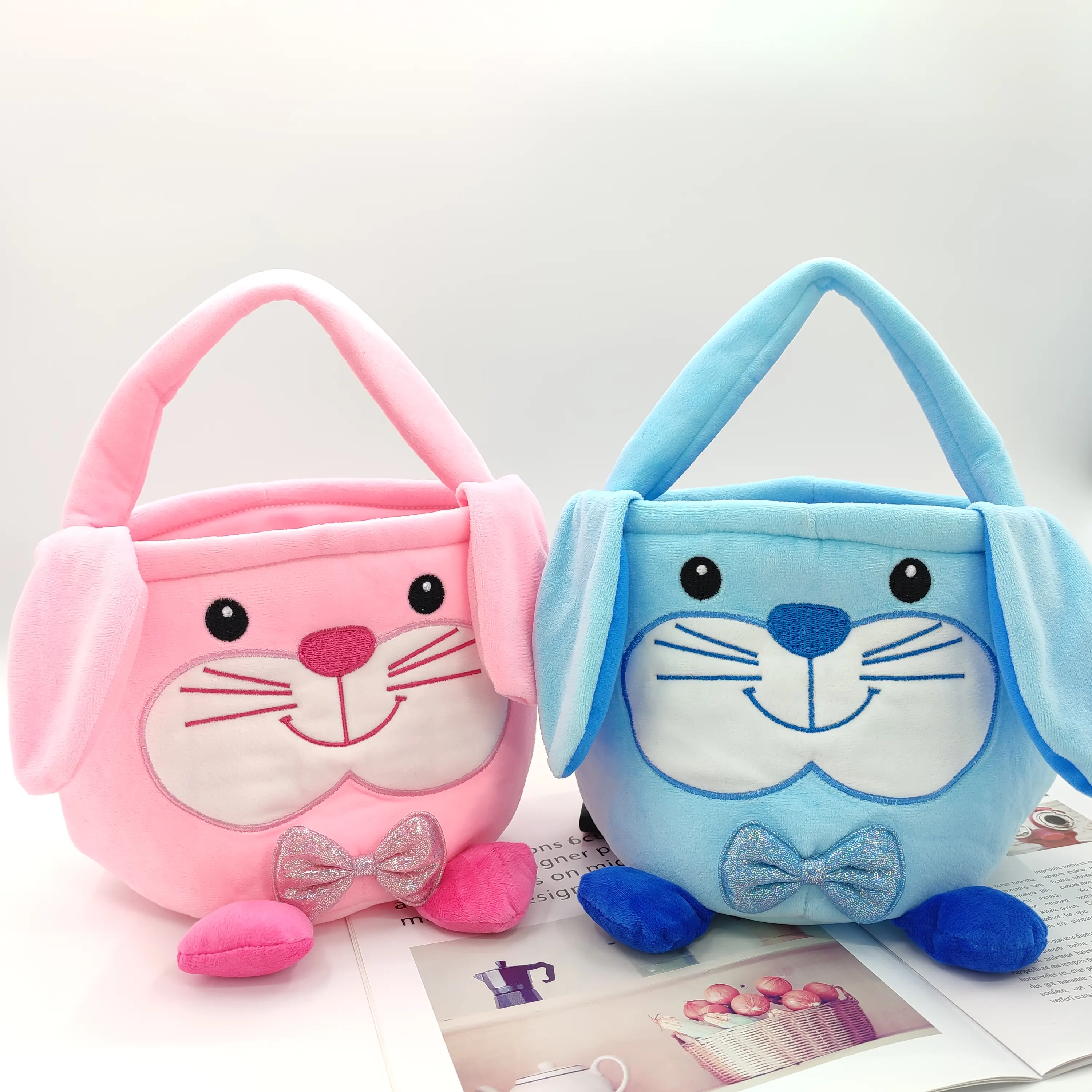 2023 New Easter Bunny Plush Basket Bucket Shaped Fabric Storage Bag Easter Plush Basket with Bunny Ears