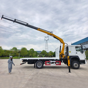 Camion grue de dépannage HOWO 4X2 avec grue hydraulique de 8 tonnes à flèche articulée pour l'assistance routière municipale - Product Image 6