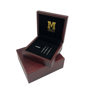 Boîte à médailles <span class=keywords><strong>en</strong></span> <span class=keywords><strong>bois</strong></span> personnalisée Boîte de présentation élégante <span class=keywords><strong>en</strong></span> <span class=keywords><strong>bois</strong></span> pour insigne de médaille <span class=keywords><strong>souvenir</strong></span> - Product Image 5