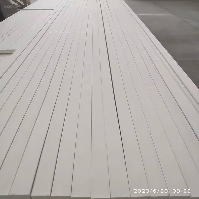 บ้าน Dep0t ภายในคลาสสิกที่ทันสมัยสีขาว MDF Baseboard ตัดพื้นสี่เหลี่ยมแบนฐานปั้นขนาดที่แตกต่างกัน