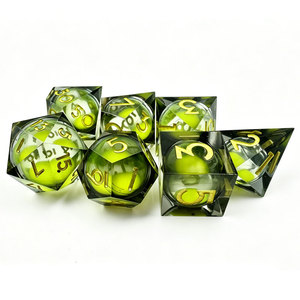 Dados DND de núcleo líquido verde oliva ahumado transparente con relieve dorado, rodadura estable para juegos de rol TTRPG y reuniones de grupo - Product Image 3