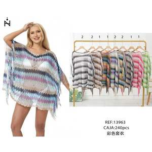 Poncho de punto de colores con flecos para la playa, ropa de baño y uso en verano. - Product Image 1
