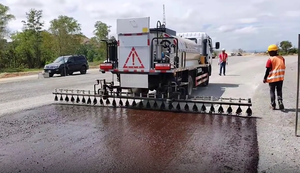 Camion pulvérisateur d'asphalte EAD-4000S avec pompe et composants essentiels de mélangeur - Product Image 5