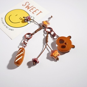 Nuovo Portachiavi in Resina a Forma di Pane Cartoon, Ciondolo Decorativo per Borse, Piccolo Regalo per Auto e Zaini, Little Red Book - Product Image 3