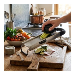 Cortador de verduras tipo mandolina con 4 cuchillas intercambiables, acabado cromo satinado 14850000IVV - Product Image 2