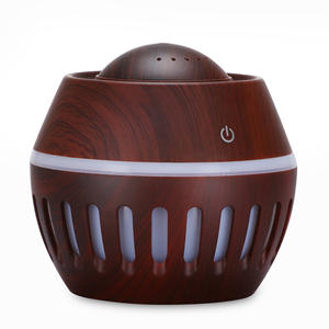 Mini humidificateur USB effet bois 0,5L avec lumière LED 7 couleurs pour usage domestique - Product Image 4