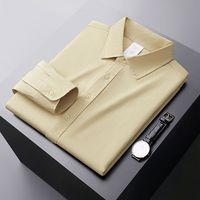 Kemeja Pria Hitam Polos 100% Katun Lengan Panjang Kancing Depan Regular Fit Kasual Bisnis Menerima OEM ODM Bordir Logo Kustom