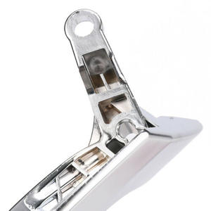 Manijas Interiores de Puerta Brillantes Compatibles con BENZ W204, Izquierda y Derecha, 2047201171 y 2047202663 - Product Image 3