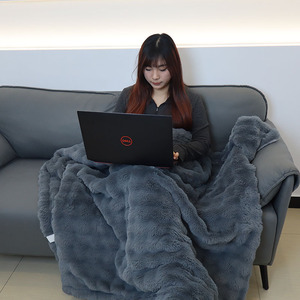 ผ้าห่ม<span class=keywords><strong>ขน</strong></span>เฟอร์เทียมเนื้อนุ่ม อุ่นสบาย แบบสองด้าน <span class=keywords><strong>ขน</strong></span>ฟูหนา สำหรับฤดูหนาว ใช้เป็นผ้าห่มหรือพรมได้ - Product Image 1