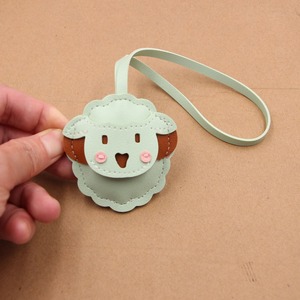 Hot Good Quality Leather Sheep <b>Keychains</b> Animals Leather Key Chains Luxury Fashion Keyrig Pendants for Bag Decoration - Product Image 3