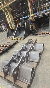 Cucharón para Roca <span class=keywords><strong>Hitachi</strong></span> 330 de 1.8 Metros Cúbicos: un Cucharón de Excavadora de Alta Calidad para Maquinaria Pesada e Ingeniería de Construcción. - Product Image 3