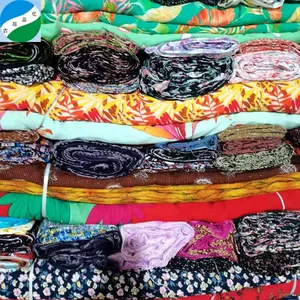 库存裁片印花面料中国100% 人造丝编织价格便宜热卖人造丝可持续轻质纺织品，