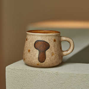 แก้วกาแฟเซรามิคพิมพ์โลโก้สั่งทำขายส่งจากจีน แก้วเซรามิคสีเหลืองลายการ์ตูน เกรดปลอดภัยสำหรับอาหาร - Product Image 3