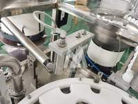 Machine de remplissage automatique de bouteilles de déodorant de bâton de tube de liquide de corps de rouleau