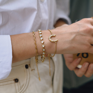 Pulsera de Zirconia con Forma de Herradura de la Suerte, Acero Inoxidable 18K, Joyería Unisex para Uso Diario - Product Image 3