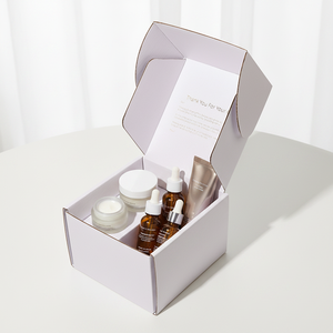 Caja <span class=keywords><strong>de</strong></span> Embalaje Personalizada <span class=keywords><strong>de</strong></span> Alta Gama <span class=keywords><strong>para</strong></span> Productos <span class=keywords><strong>de</strong></span> Cuidado <span class=keywords><strong>de</strong></span> la Piel, Color Blanco, con Logotipo en Dorado - Product Image 1