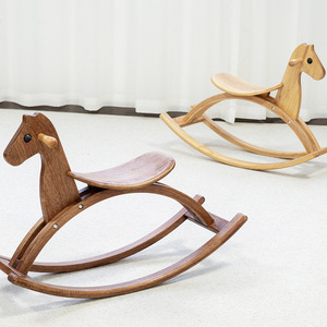 Cheval à <span class=keywords><strong>bascule</strong></span> <span class=keywords><strong>en</strong></span> <span class=keywords><strong>bois</strong></span> massif pour enfants, chaise à <span class=keywords><strong>bascule</strong></span> pour les enfants de 4 à 6 ans, cadeau de Noël - Product Image 1