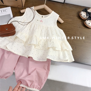 Conjunto de 2 piezas para niñas, cómodo top con volantes en capas, pantalones capri rosas, conjunto informal de verano para jugar en interiores y exteriores - Product Image 2