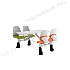 Table de restaurant robuste et chaises en plastique et contreplaqué – Ensemble table et chaises de cantine - Product Image 1