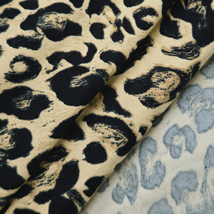 Tessuto Jersey in Microfibra Spazzolata a Doppia Faccia con Stampa Leopardata, 95% Poliestere 5% Spandex, per Pigiami e Abbigliamento da Casa, Personalizzabile e all'Ingrosso - Product Image 5