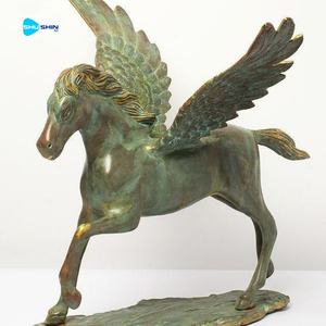 Scultura di Cavallo <span class=keywords><strong>Alato</strong></span> in Bronzo, Statua Moderna Personalizzata per Esterni in Metallo, Grande Statua in Ottone a Grandezza Naturale di Cavallo Volante - Product Image 3