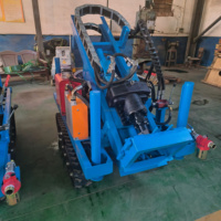 Foreuse hydraulique compacte sur chenilles 25 CV diesel avec pompe et boîte de vitesses pour pieux photovoltaïques, profondeur max. 70 m, déplacement facile