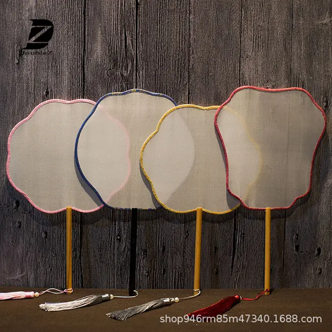 Chinese traditional round shape bamboo handle fan