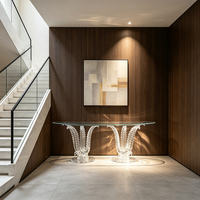 Table console moderne sur mesure en résine transparente avec feuilles cannelées et plateau en verre trempé pour hall d'entrée de villa