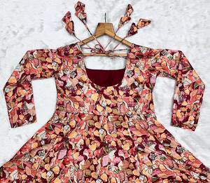 Conjunto de Kurta Anarkali con Estampado Floral de Rayón Premium para Mujer Unity Luxure con Dupatta de Chifón, Ropa Étnica Suave y Transpirable - Product Image 6