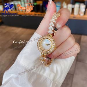 Montre connectée ultra-luxe élégante ultra-fine pour femme avec suivi de l'oxygène sanguin - Product Image 5