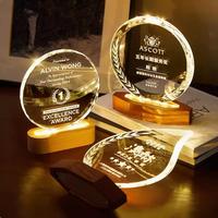 Plaque en cristal avec base en bois gravée au laser personnalisée HBL, récompense en cristal pour la cérémonie d'hommage des employés de l'entreprise