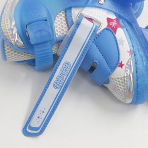 Pattini a rotelle per bambini con tripla protezione di sicurezza, 2 misure regolabili, ruote luminose divertenti, regalo fantastico per bambini - Product Image 6