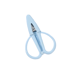 Ciseaux de broderie multi-usages en acier inoxydable, manche en plastique couleur personnalisée, ciseaux de beauté, outil de coupe à bord lisse, vente en gros - Product Image 1