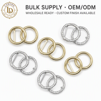 Boucle de ceinture à double anneau entrelacé en alliage de zinc, finition martelée argentée et lisse dorée, deux styles, pour ceintures de taille femme, vente en gros