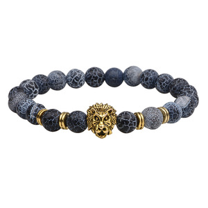 Pulsera de Piedra Volcánica para Hombre con Diseño de Cabeza de León Dorada, Joyería para Uso Diario - Product Image 1