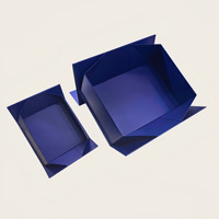 Boîte cadeau pliable monobloc bleue avec rabat magnétique, grand format plat, personnalisable, en papier couché avec pelliculage mat