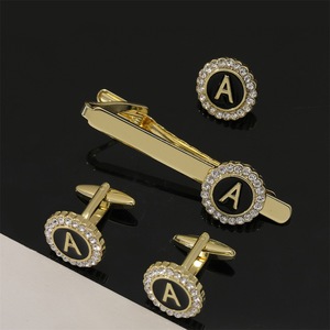 Nuevos accesorios para hombre, traje redondo de <span class=keywords><strong>26</strong></span> letras, aleación chapada en oro, <span class=keywords><strong>gemelos</strong></span> de laca de cristal de lujo y clips de corbata para hombre de lujo - Product Image 1