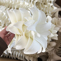 Luminaire de célébration de mariage, têtes de lys artificielles en EVA blanches, fleurs décoratives, accessoires assortis pour plafond et scène, décoration en cristaux