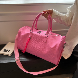 Custom PU Leather Crocodile Texture Duffle Bag with Chain <b>Strap</b> Large Capacity Travel <b>Shoulder</b> Bag Casual Style - Product Image 3