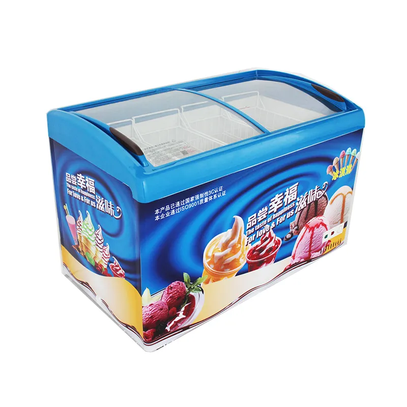 Es Krim Menampilkan Tampilan Freezer Dalam untuk Es Loli