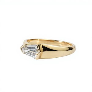 Wholesale 1CT Shield Baguette Lab Grown Diamond 14K 18K Solid Gold Wedding Ring Engagement Ring Custom Diamond Ring Promise Ring - Product Image 4
