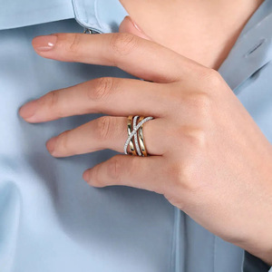 Anello a due toni X Crossover da donna, gioiello minimalista alla moda - Product Image 2