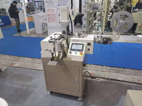 Machine automatique de découpe et de pliage d'étiquettes à ultrasons à vitesse de 200 pièces/min pour étiquettes en ruban de satin polyester