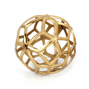 Grandes boules décoratives personnalisées en fonte d'aluminium pour la maison Boules décoratives personnalisées avec trous pour la maison - Product Image 1