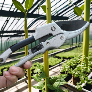 Cuchillo de Podar Plegable Profesional de Acero Inoxidable, Herramienta de Jardinería con Hoja de 50 mm y 3 Años de Garantía - Product Image 2