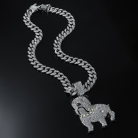 Pendentif Bulldog Iced-Out Tendance en Alliage de Zinc Plaqué Or 14K avec Strass, Bijoux Hip Hop Streetwear, Chaîne Maille Cubaine