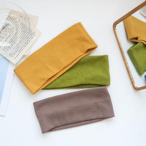 Diadema deportiva de punto de ala ancha con diseño pastoral para mujer, ideal para yoga diario y viajes, a la moda y versátil. - Product Image 3