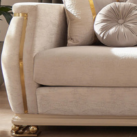 Canapé de salon moderne PZCN de grande taille, ensemble de meubles de luxe rembourrés avec des détails en acier inoxydable doré pour villa à vendre