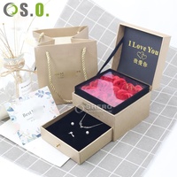 Acrylique Transparent Couverture Tiroir Anneau Collier Boîte Bijoux Rose Boîte Cadeau Saint Valentin Mère Maman Amour Jour Fleur Boîte Cadeau
